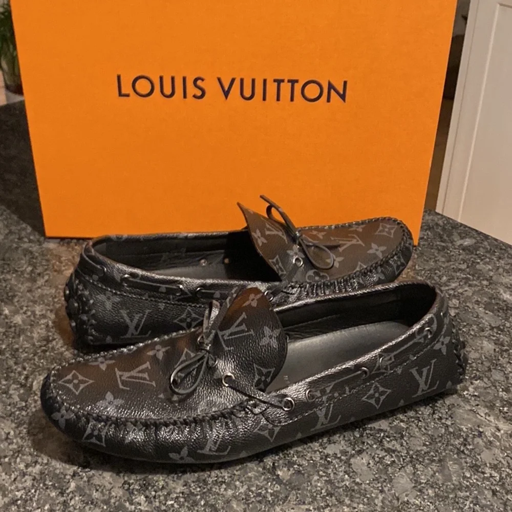 🦁 Louis Vuitton LV Monogram Eclipse Loafers - Picture 14 of 17